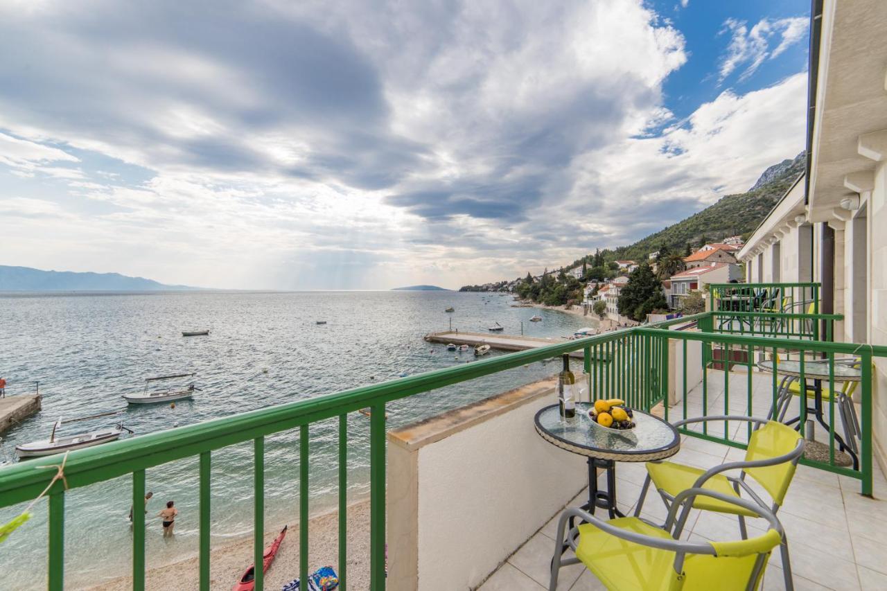 Hotel Riva Brist Exterior photo